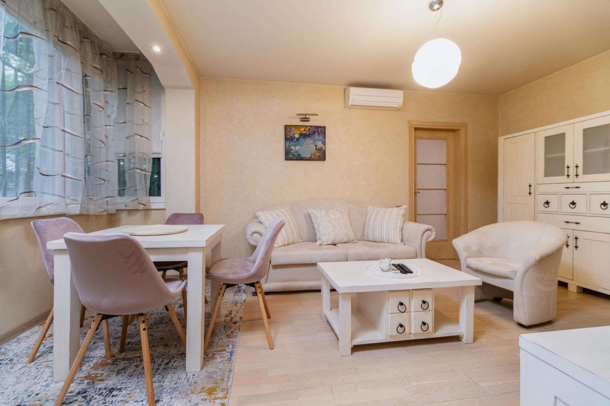 Elegant 1-Bedroom Apartment Plovdiv Eksteriør billede